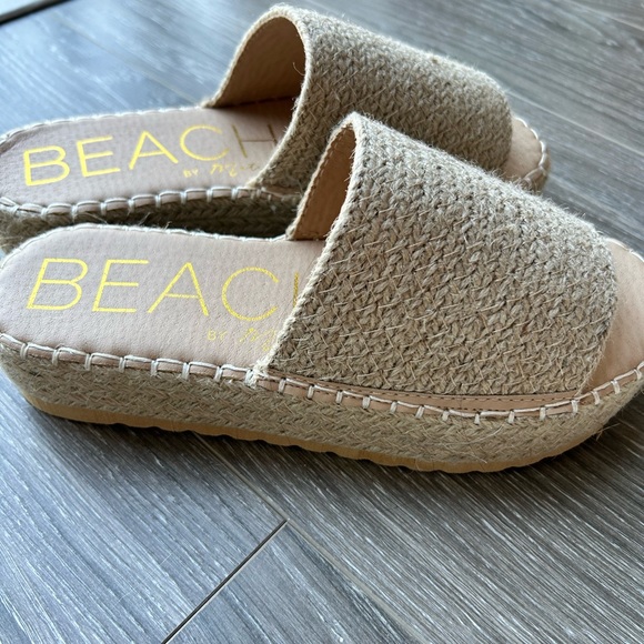 Sandals - Picture 2 of 3